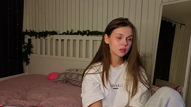 EarthaLevra online show from March 2026 09:10:01 PM