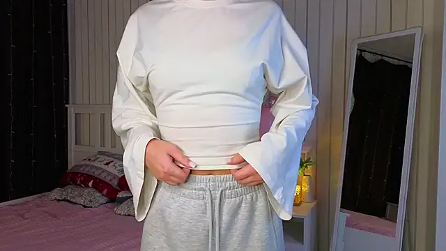 EarthaLevra online show from April 2026 08:43:01 PM