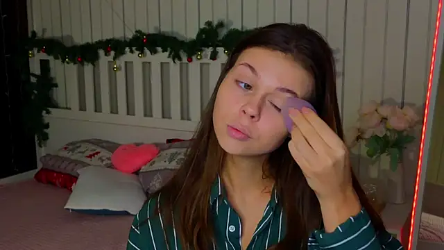 EarthaLevra online show from March 2026 09:07:01 PM