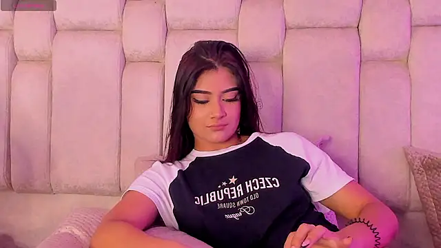 Snapshot of KatherineRuiz_ chatting on March 2026 12:11:01 PM KatherineRuiz online show from March 2026 12:11:01 PM