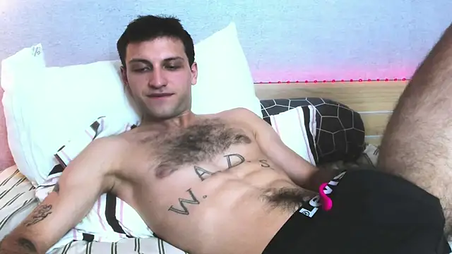 DarkRogue19 online show from April 2026 03:37:01 PM