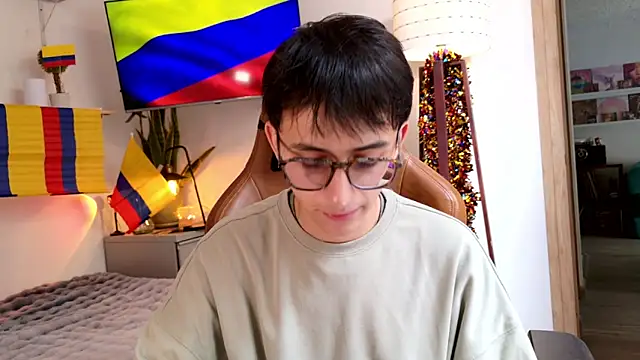 Snapshot of Sr_evann chatting on June 2026 02:23:02 PM Sr evann online show from June 2026 02:23:02 PM