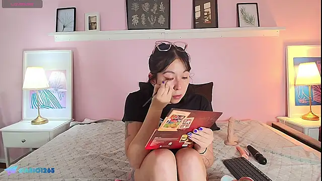 Abigailladyy online show from June 2026 11:33:01 AM