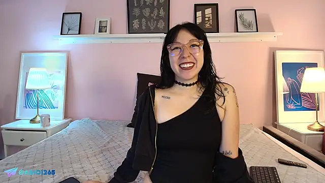 Snapshot of Abigailladyy chatting on April 2026 11:45:02 AM Abigailladyy online show from April 2026 11:45:02 AM