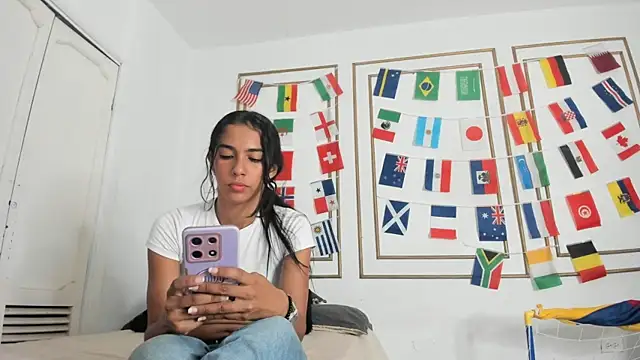 Snapshot of emily_gaviria1 chatting on June 2026 07:19:01 PM emily gaviria1 online show from June 2026 07:19:01 PM