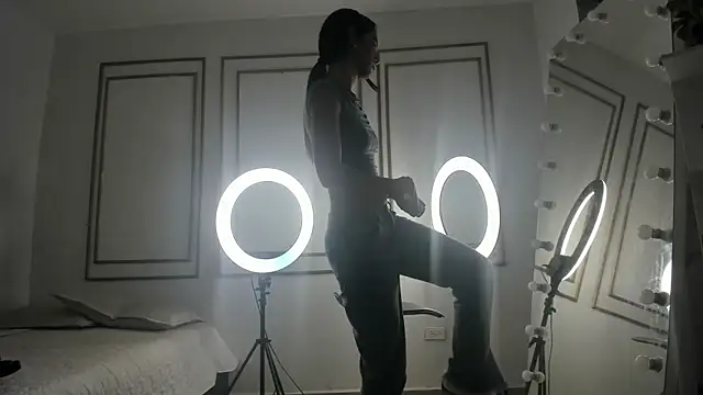 emily gaviria1 online show from April 2026 12:18:02 PM