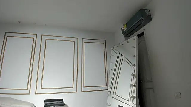 emily gaviria1 online show from March 2026 12:05:01 PM