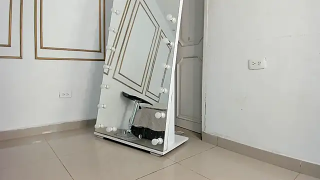 emily gaviria1 online show from March 2026 12:06:01 PM