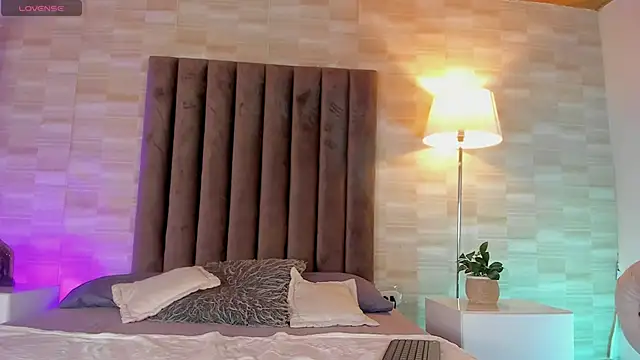 Isaac Grey online show from April 2026 07:31:01 PM