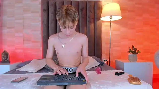 Isaac Grey online show from April 2026 07:37:01 PM