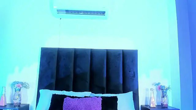 scarlet  ray  online show from April 2026 11:06:01 AM