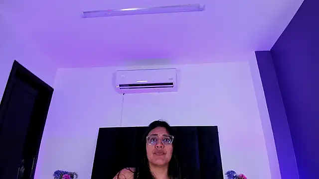 scarlet  ray  online show from March 2026 12:05:01 PM