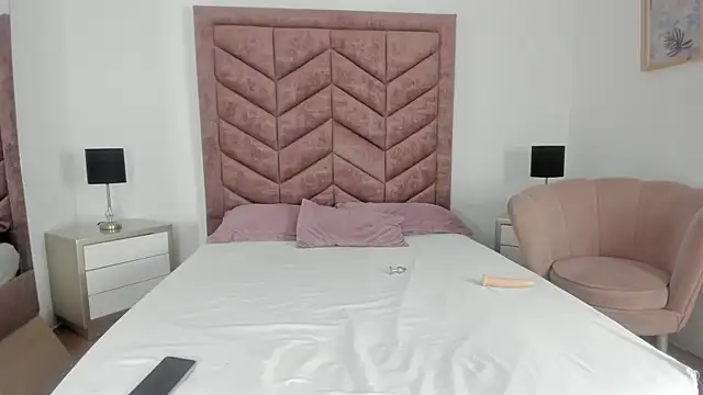 Korall  online show from April 2026 12:56:02 PM