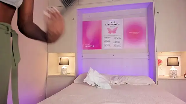 Oshun 444 online show from April 2026 12:07:02 PM