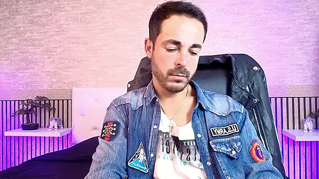 Adams Sanz online show from April 2026 07:21:02 PM