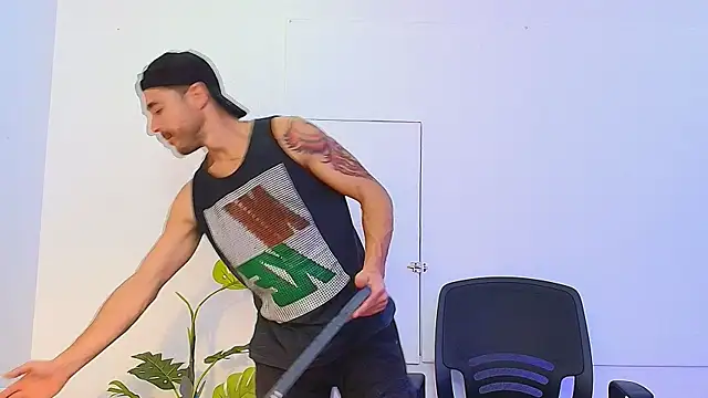 Adams Sanz online show from April 2026 07:20:02 PM