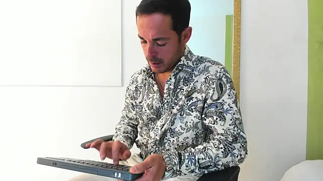 Adams Sanz online show from May 2026 06:37:02 PM