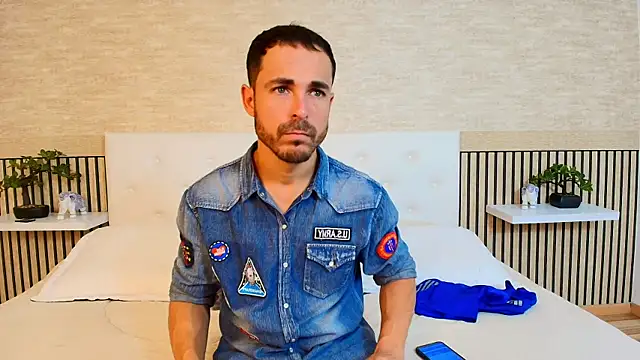 Adams Sanz online show from March 2026 07:04:02 PM