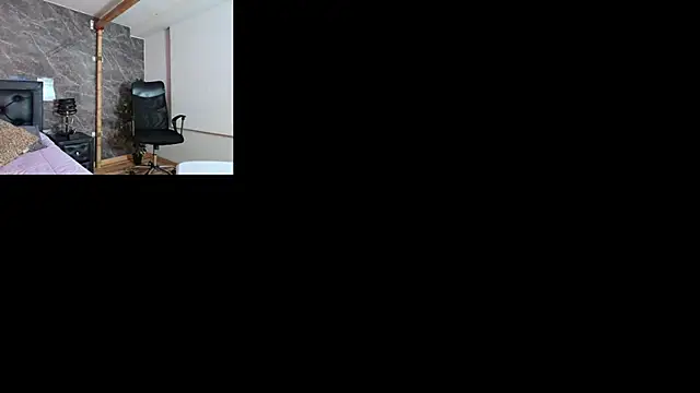 Adams Sanz online show from April 2026 08:01:01 PM