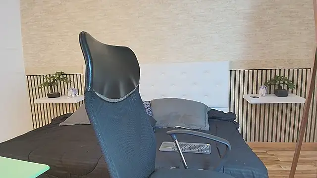 Adams Sanz online show from April 2026 07:31:01 PM