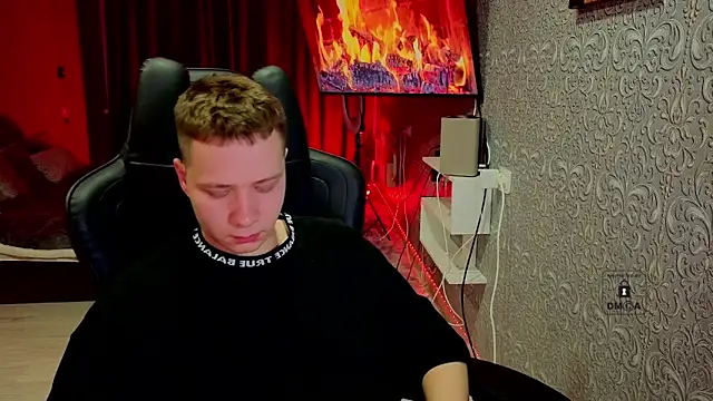 Karl Night  online show from April 2026 05:51:01 PM