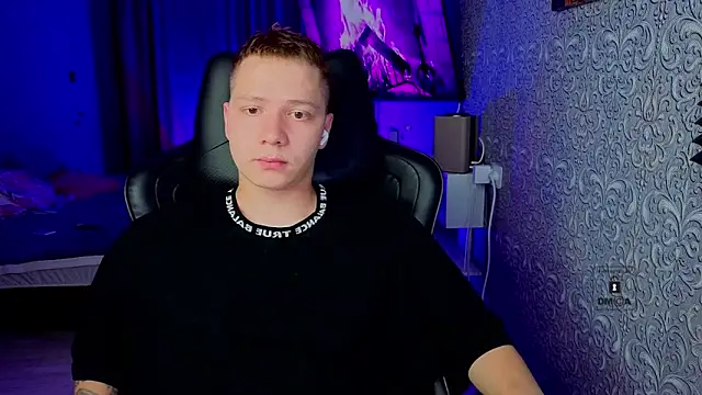 Karl Night  online show from June 2026 07:14:02 PM