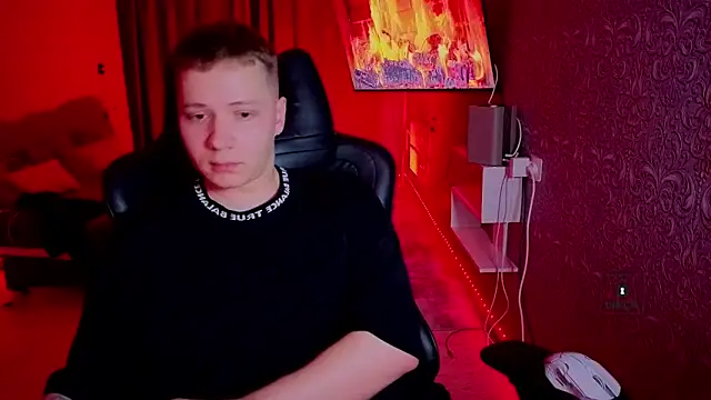 Karl Night  online show from May 2026 07:06:02 PM