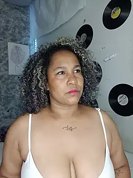 Snapshot of medusafox_ chatting on June 2026 05:45:01 AM medusafox online show from June 2026 05:45:01 AM