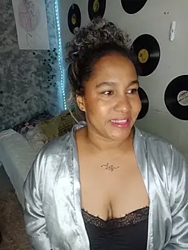 Snapshot of medusafox_ chatting on June 2026 05:13:01 AM medusafox online show from June 2026 05:13:01 AM