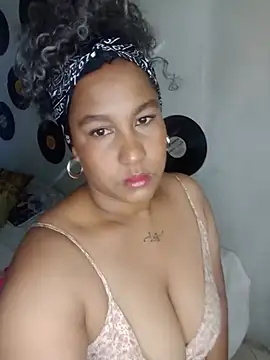 Snapshot of medusafox_ chatting on June 2026 05:02:01 AM medusafox online show from June 2026 05:02:01 AM