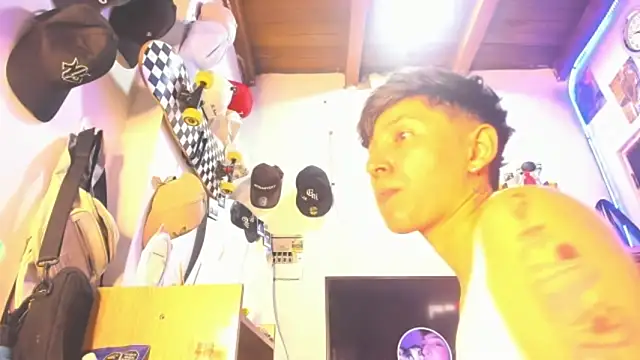 MIKEFONSE- online show from March 2026 09:43:02 PM