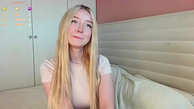 ChristinBland online show from April 2026 01:34:01 PM