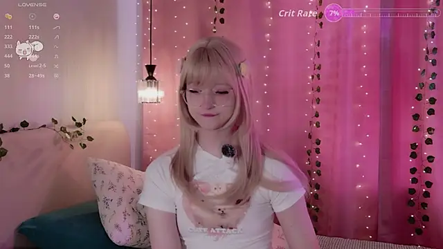 Snapshot of effy_dollie chatting on June 2026 12:49:02 PM effy dollie online show from June 2026 12:49:02 PM