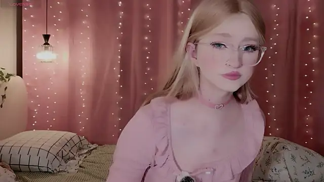 effy dollie online show from April 2026 04:54:01 PM