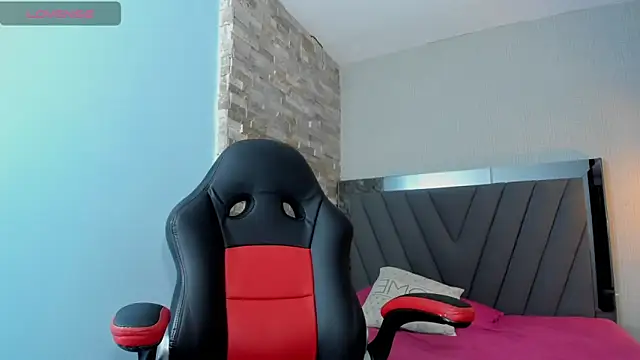 LUCIA KHAN online show from April 2026 07:07:02 PM