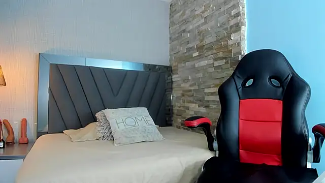 LUCIA KHAN online show from April 2026 07:31:01 PM