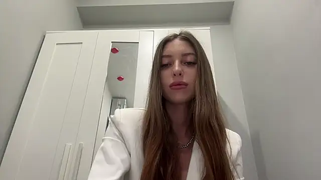 selena favn online show from March 2026 04:12:02 AM