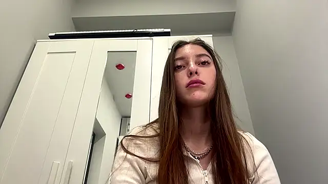 Snapshot of selena_favn chatting on March 2026 07:15:01 AM selena favn online show from March 2026 07:15:01 AM