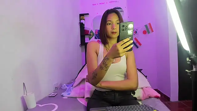 Snapshot of sapphire_brown20 chatting on July 2026 11:49:02 PM sapphire brown20 online show from July 2026 11:49:02 PM