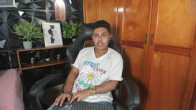 Noha  scott online show from March 2026 02:07:02 PM