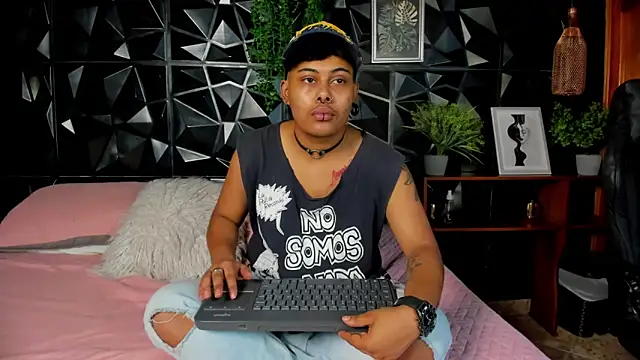 Noha  scott online show from April 2026 01:39:02 PM