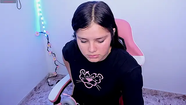 Snapshot of trianna_sweet chatting on February 2026 01:33:01 PM trianna sweet online show from February 2026 01:33:01 PM