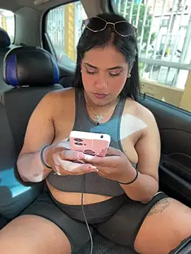 Nahomy firee online show from April 2026 07:59:01 PM