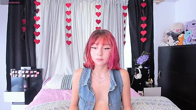 dafnne  hall online show from April 2026 07:48:02 PM