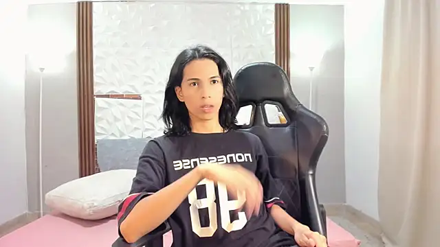 Larry craft online show from April 2026 08:26:02 PM