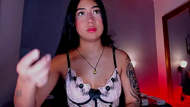 KimTaylorW online show from April 2026 01:45:01 AM