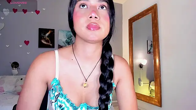 KimTaylorW online show from March 2026 03:06:01 AM