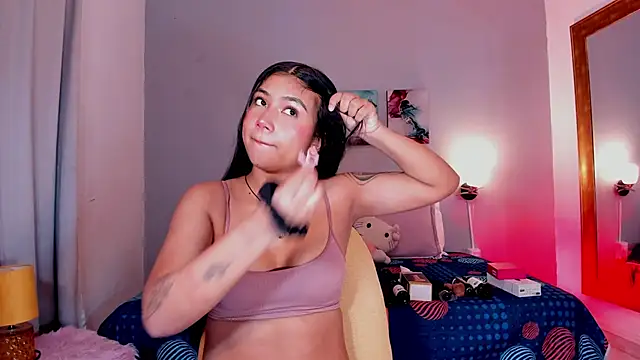 KimTaylorW online show from June 2026 03:18:01 AM