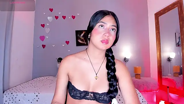 KimTaylorW online show from April 2026 03:30:01 AM