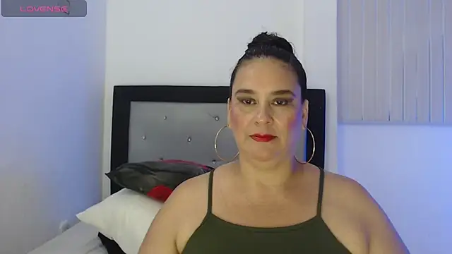 Sharlot curvy online show from March 2026 07:36:02 PM